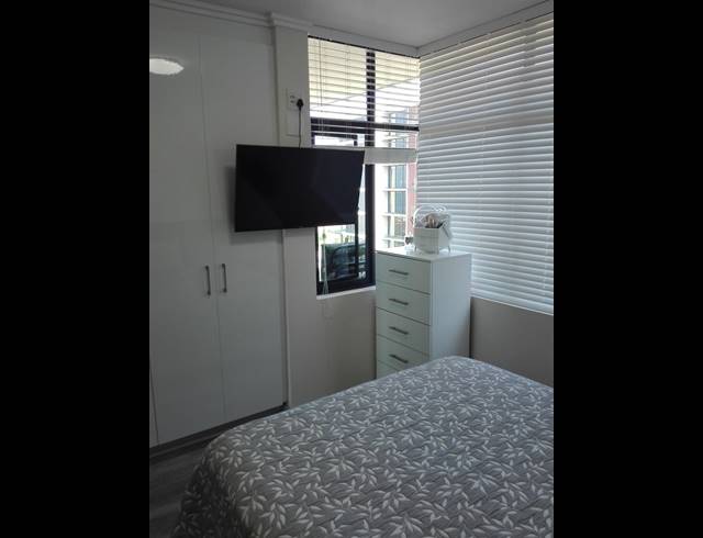 2 BEDROOM APARTMENT FOR SALE IN UMHLANGA RIDGE